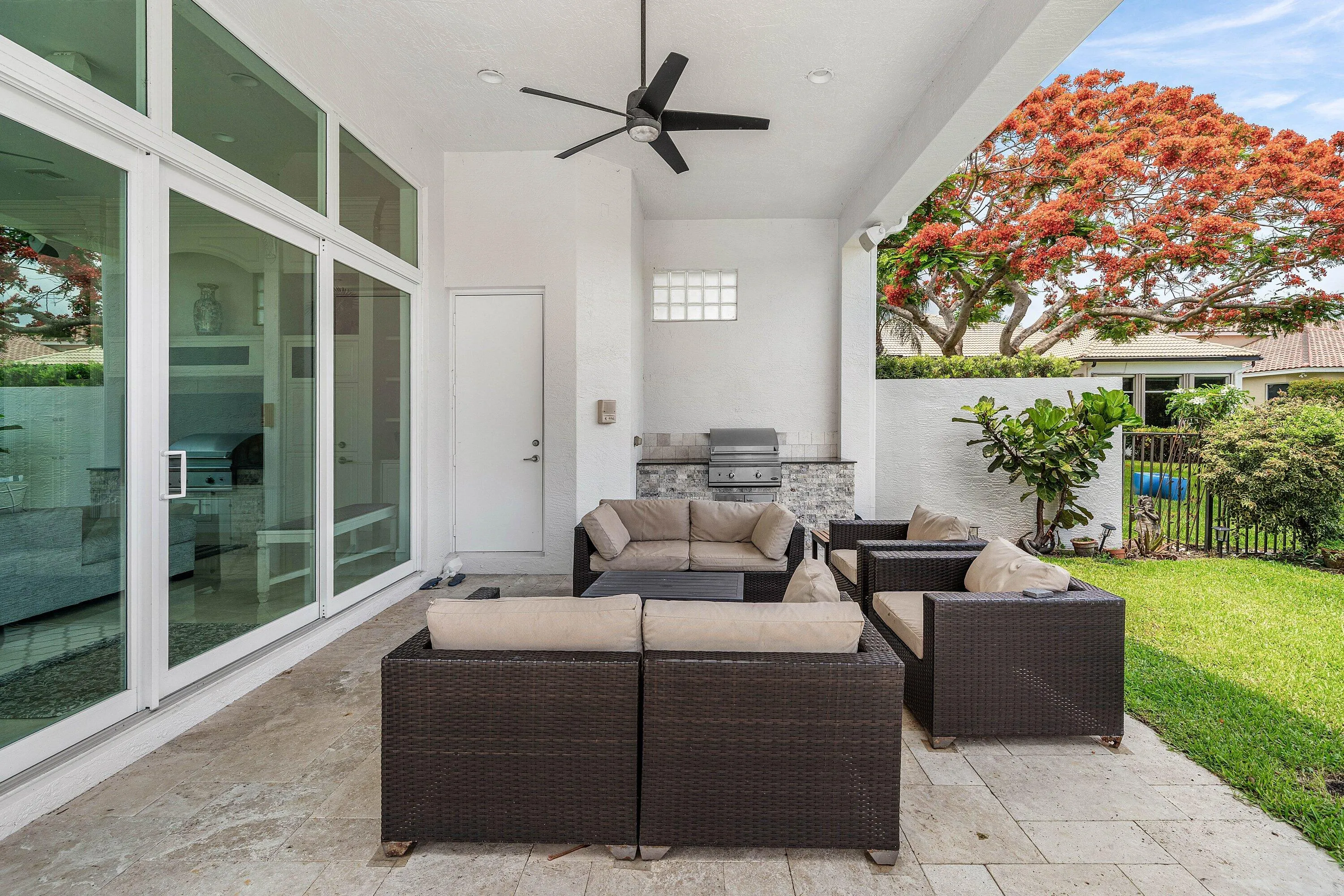 6411 Patio 2