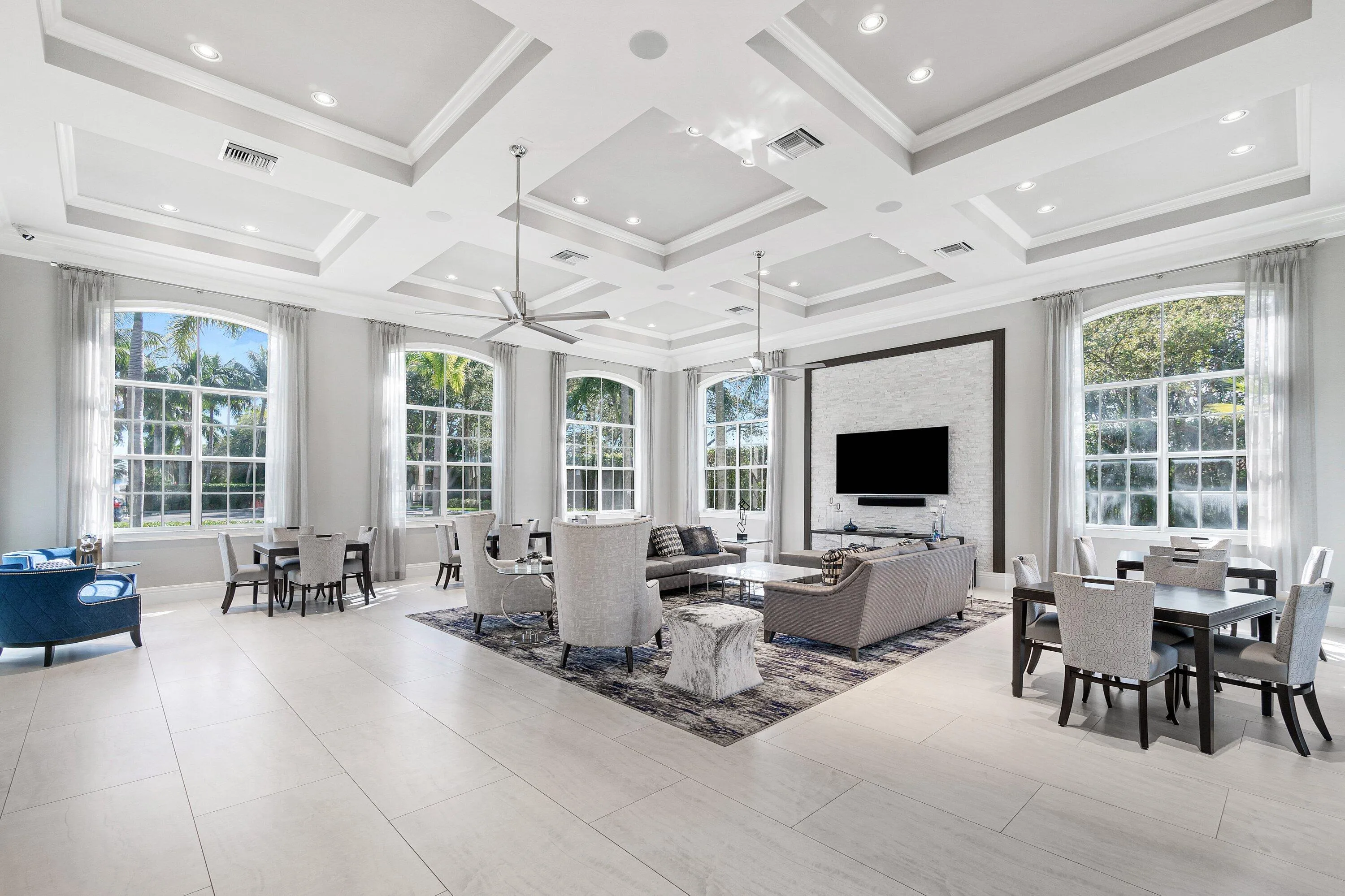 6411 Clubhouse 4