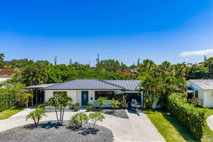 722 Greenbriar dr-2