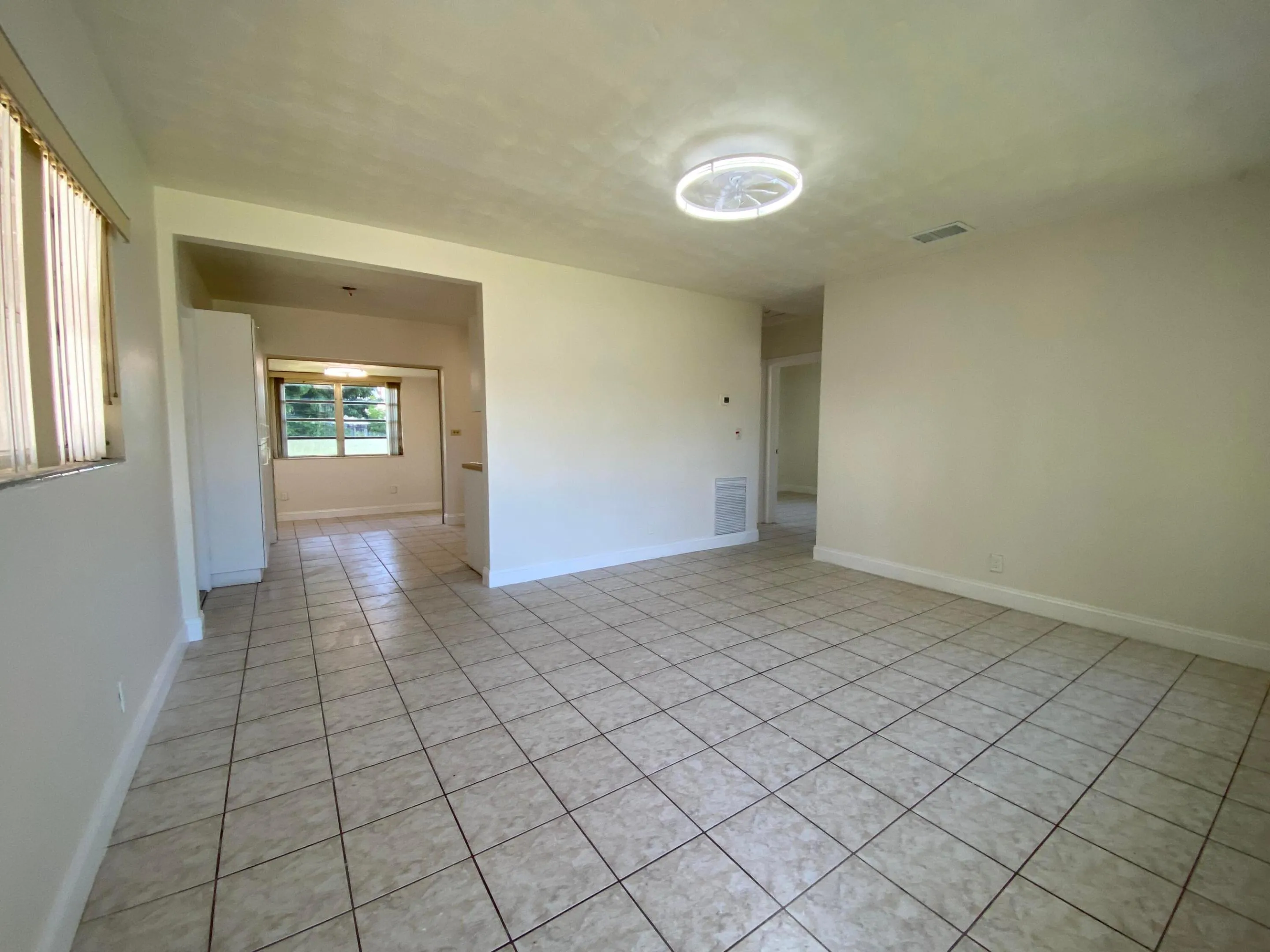 6751 liberty st Kitchen