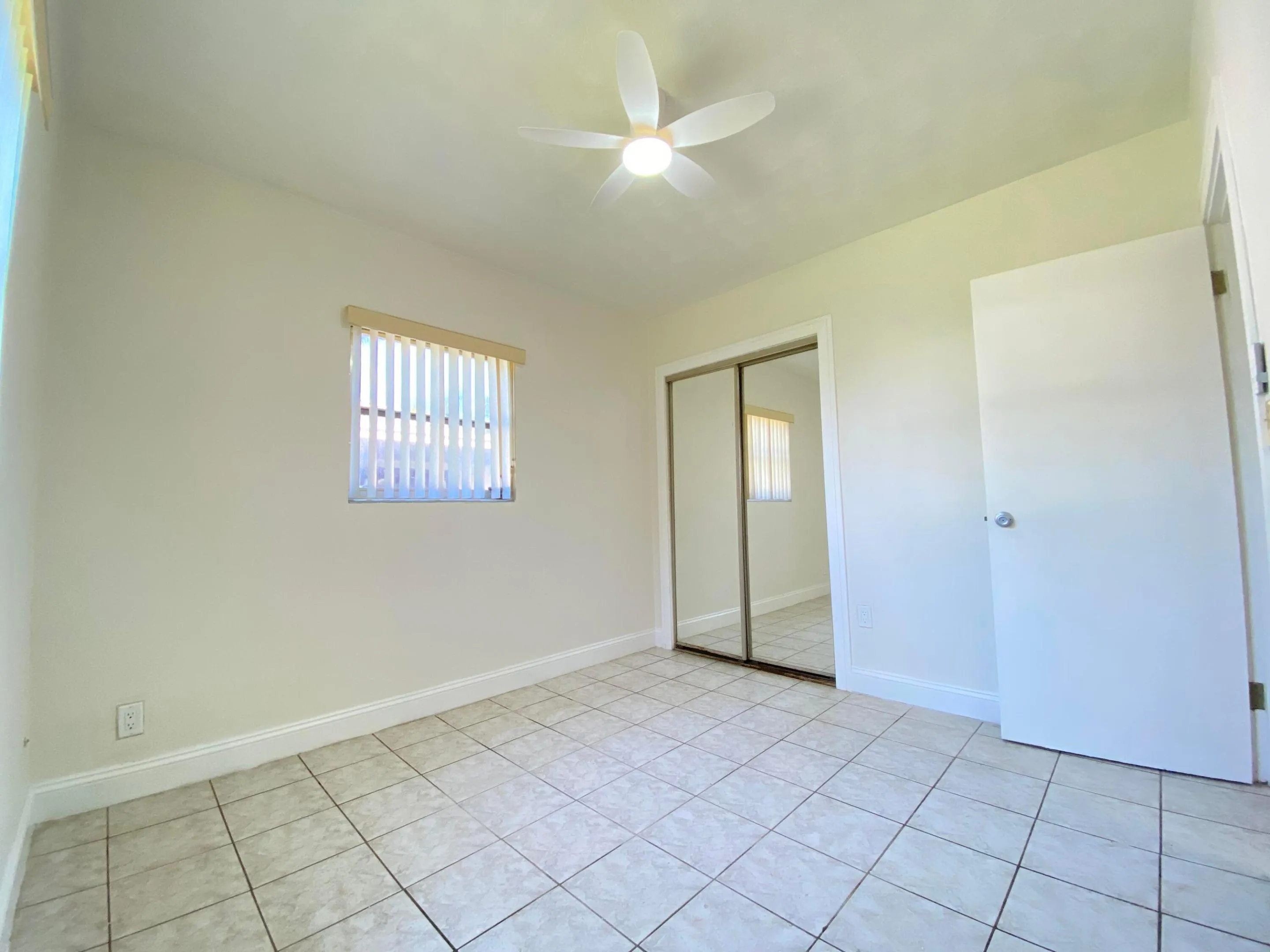 1of2Bedrooms