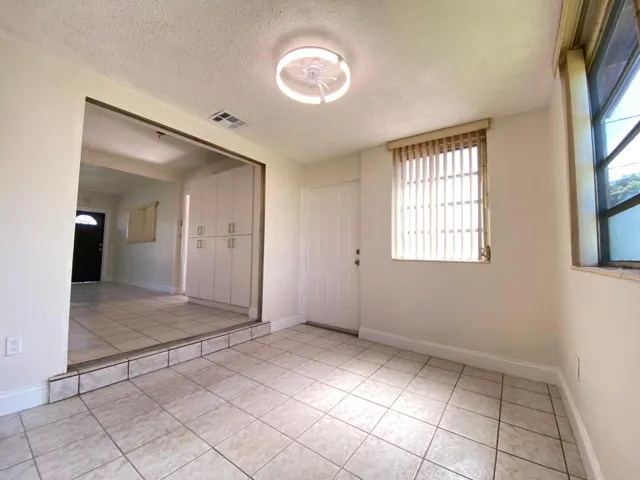 6751 liberty st Kitchen