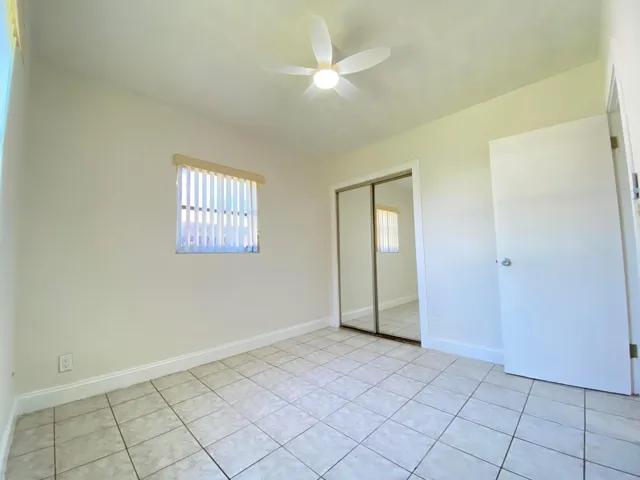 1of2Bedrooms