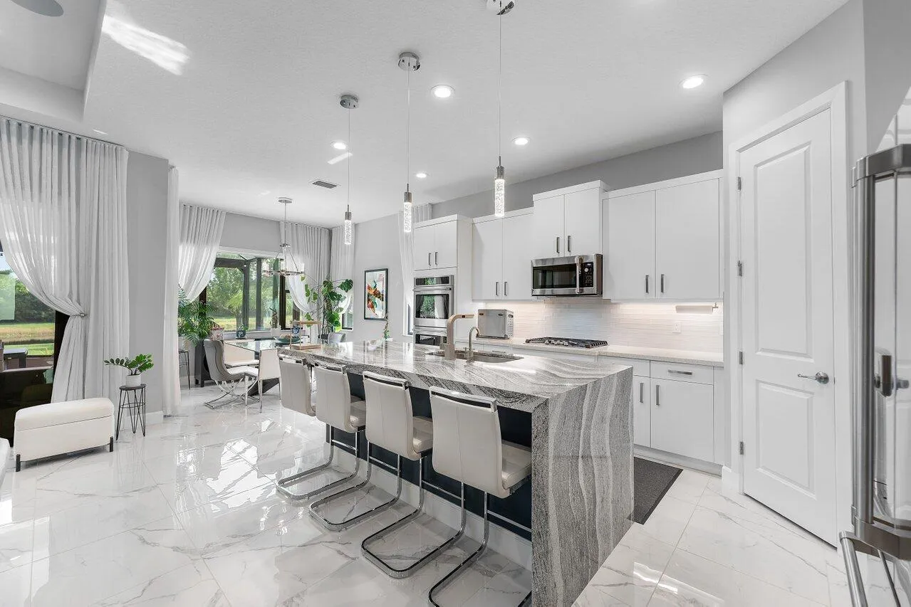 007-9131GrandPrixLane-BoyntonBeach-FL-33