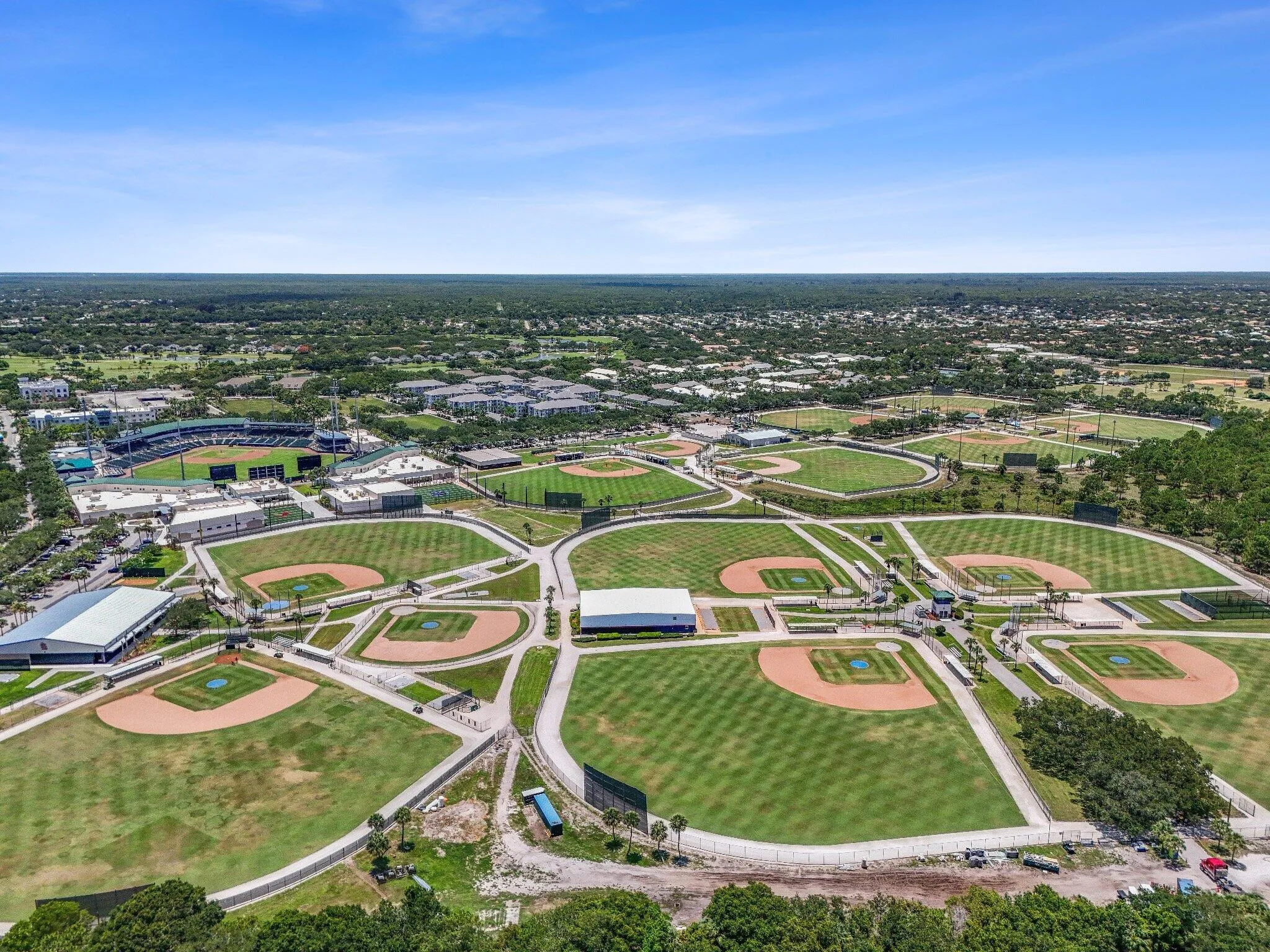 optimized_35-DJI_towncenter_LUX1