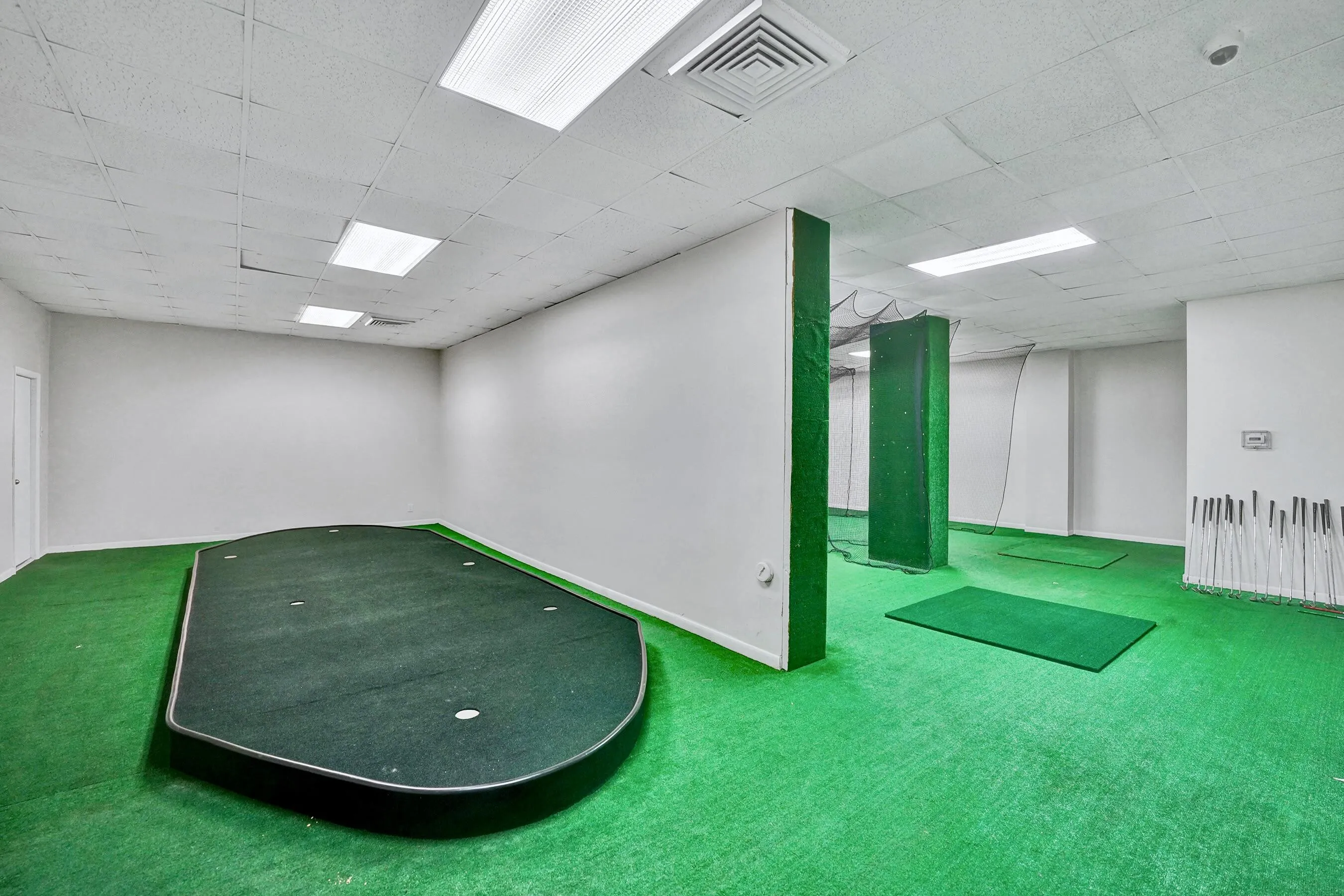 Amenities. Golf