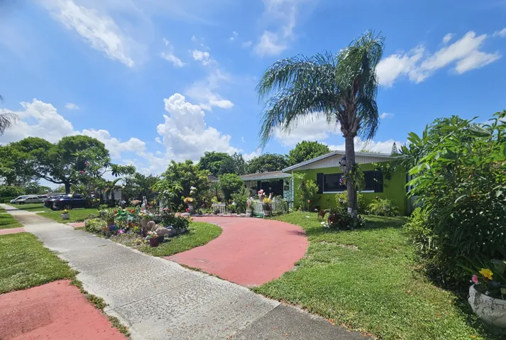 6165 Fair Green Photo2