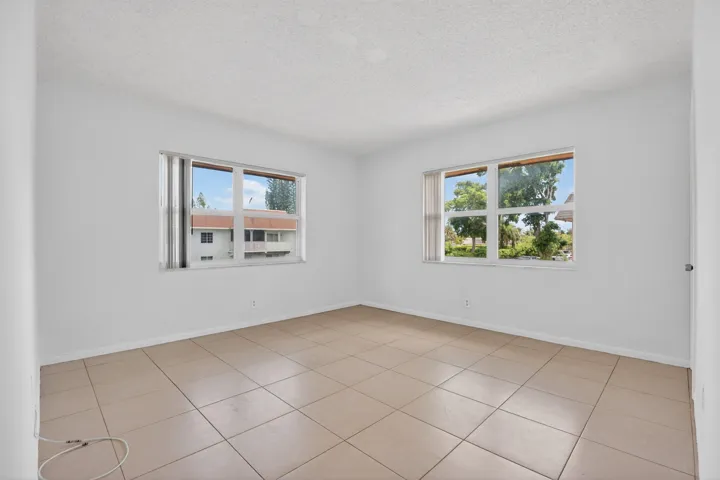 Master Bedroom/Corner Bedroom