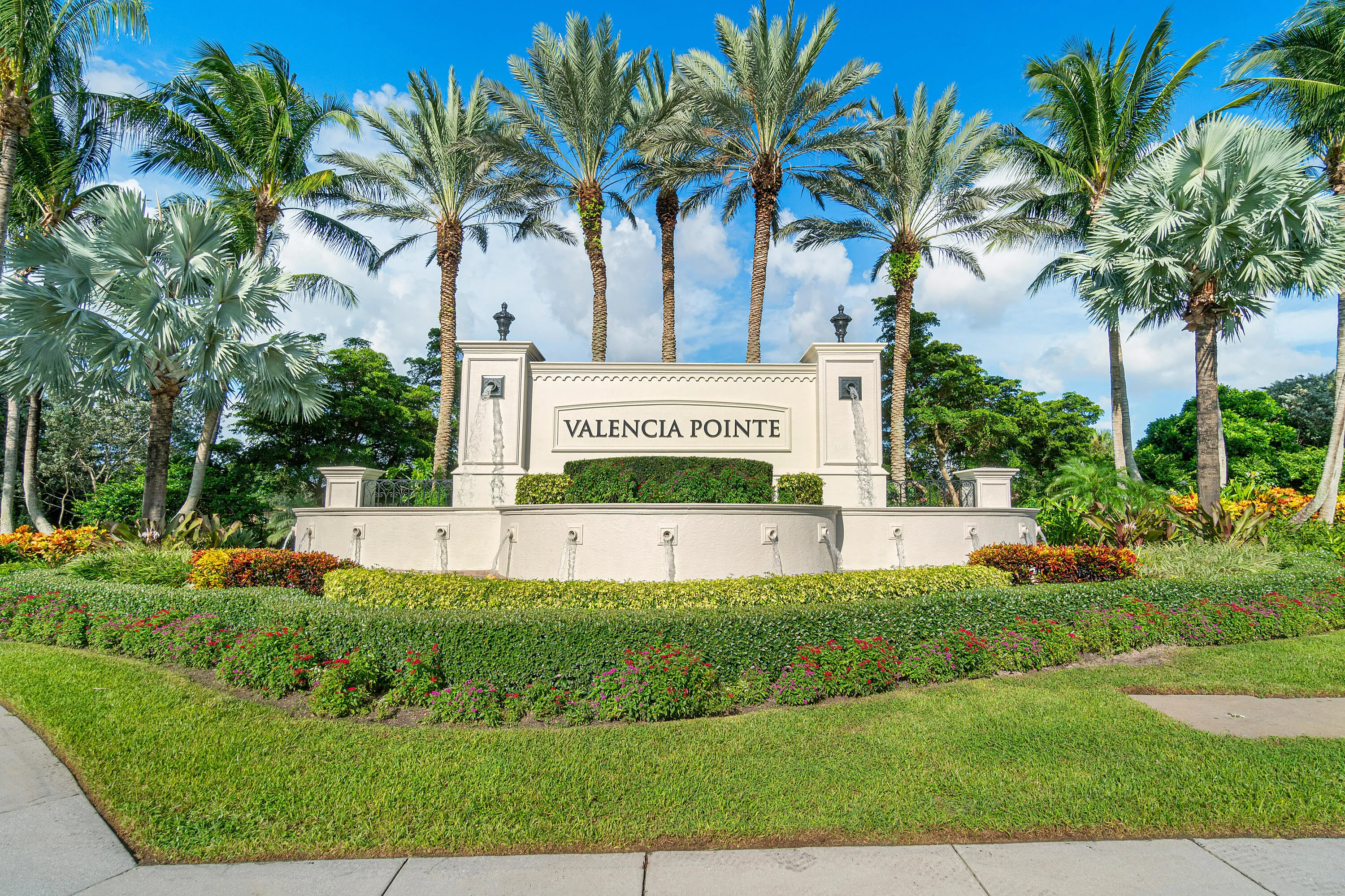 Valencia Pointe