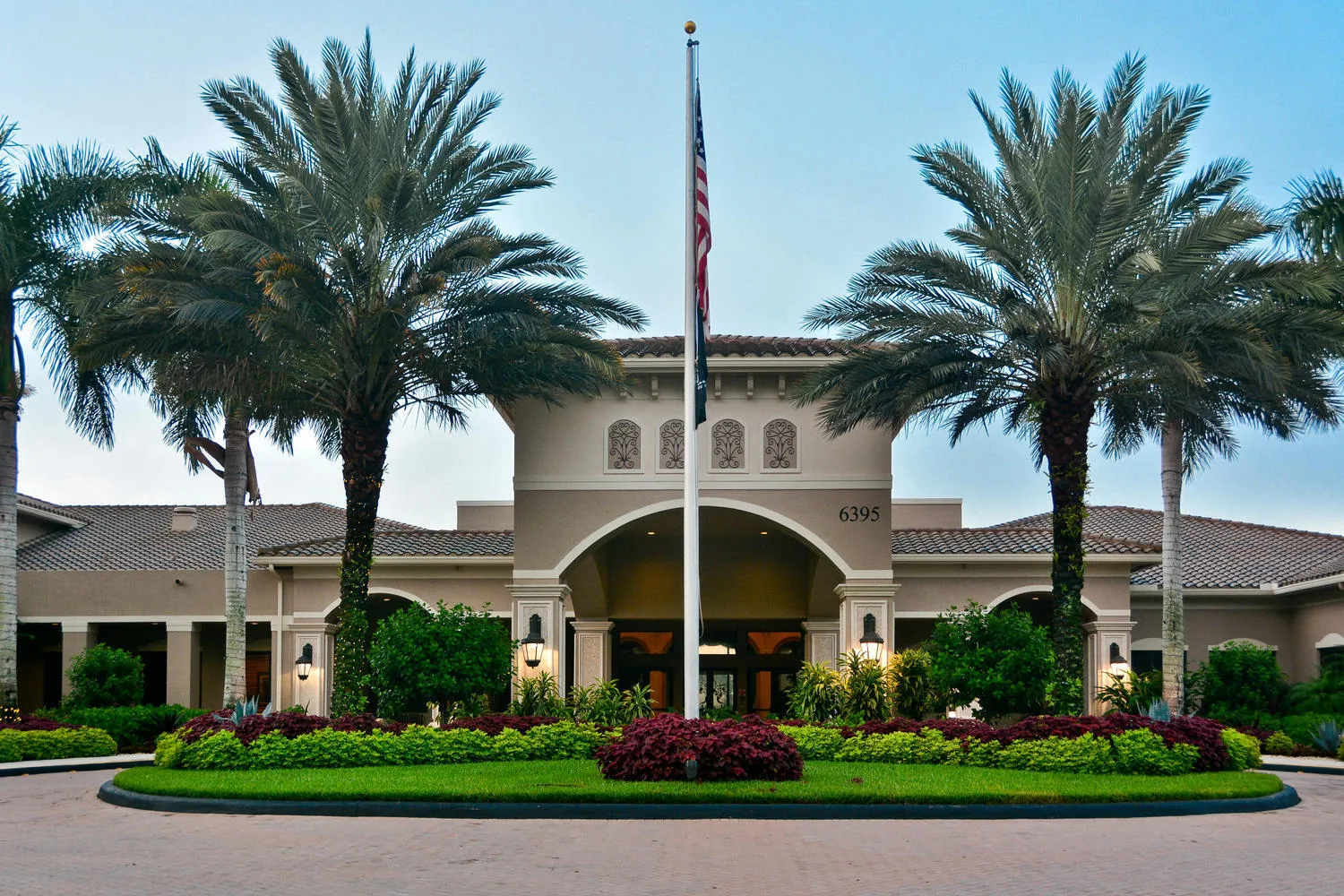 Valencia Pointe