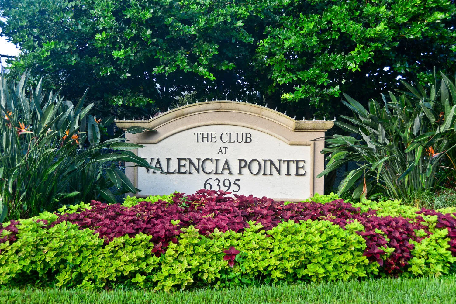 Valencia Pointe