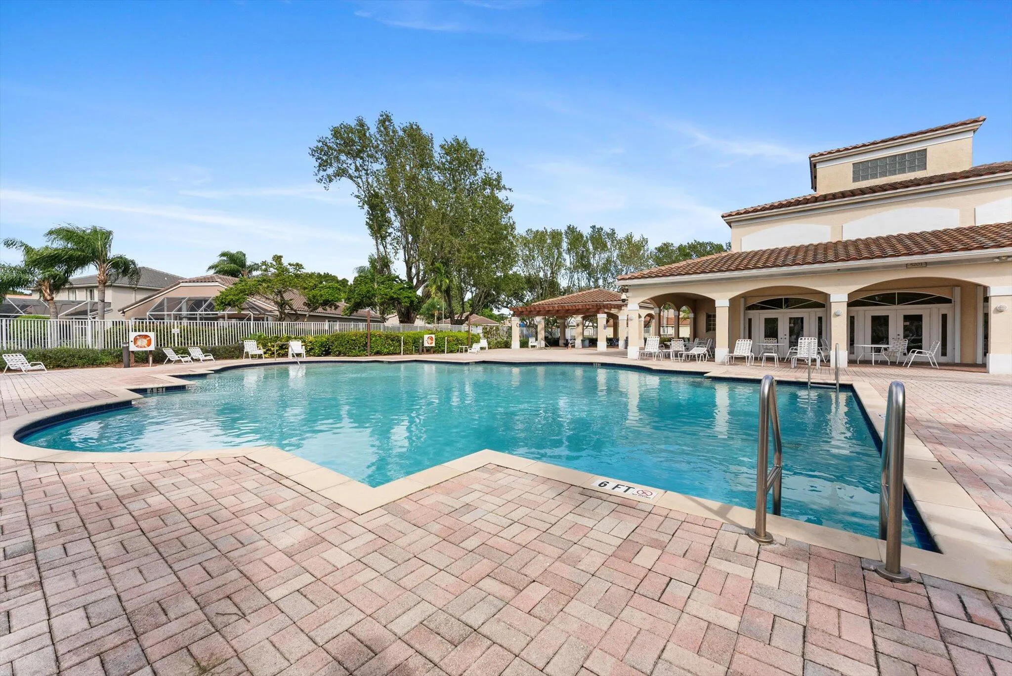 48-6422 egret ave-48
