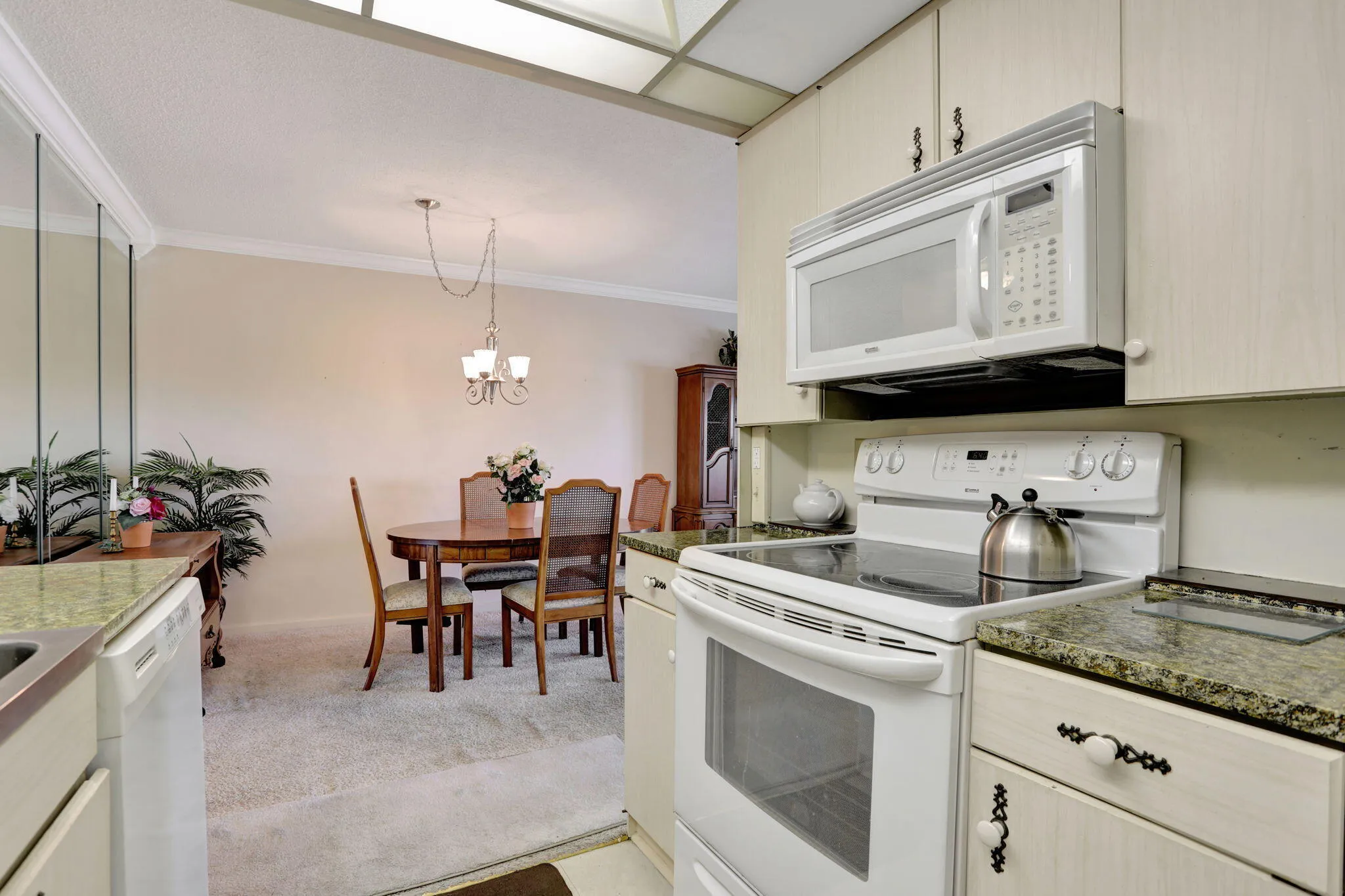 432 GRANTHAM B 1BR/2BA