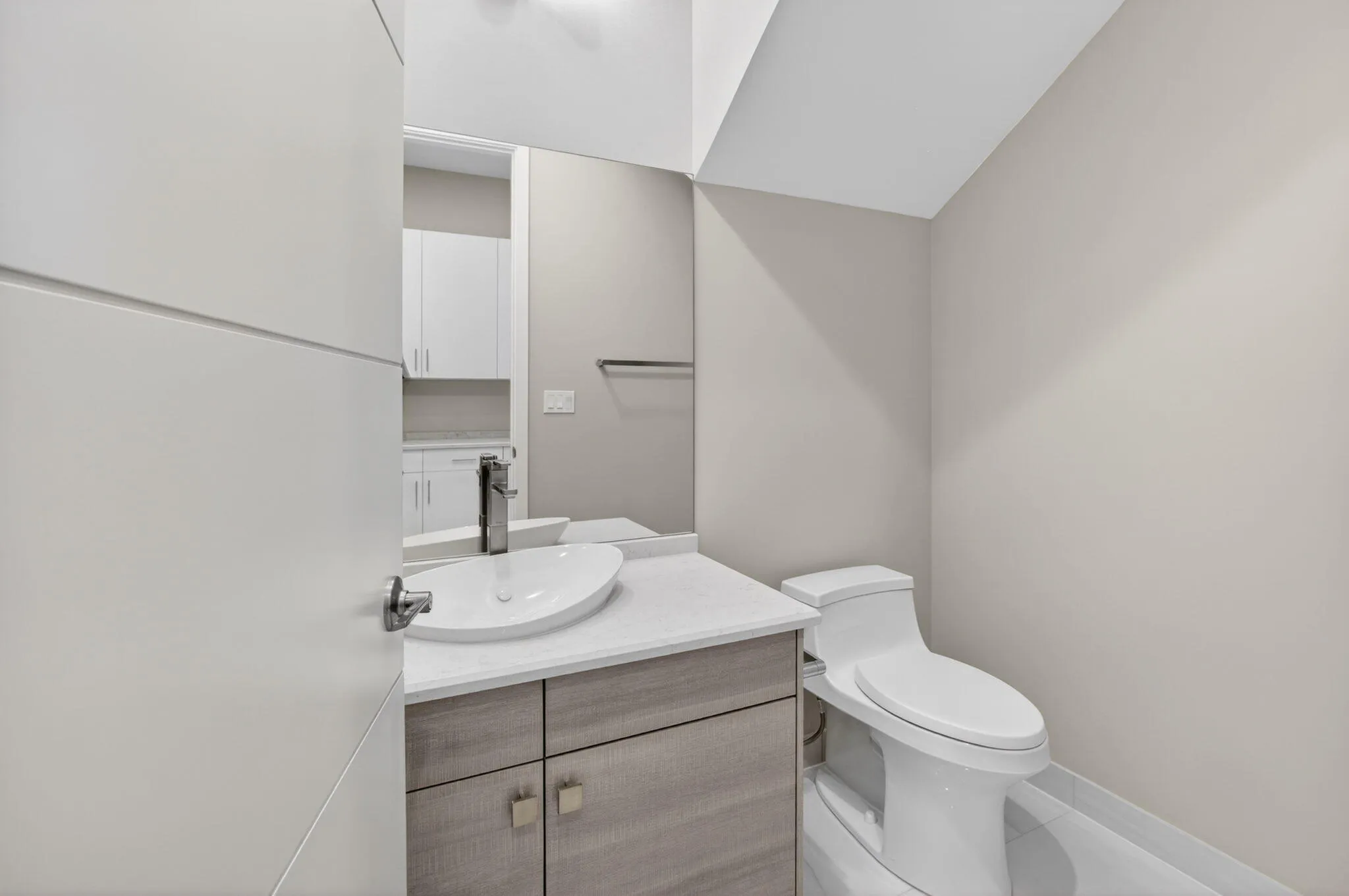 Guest Bath- 1/2 Bath on Main