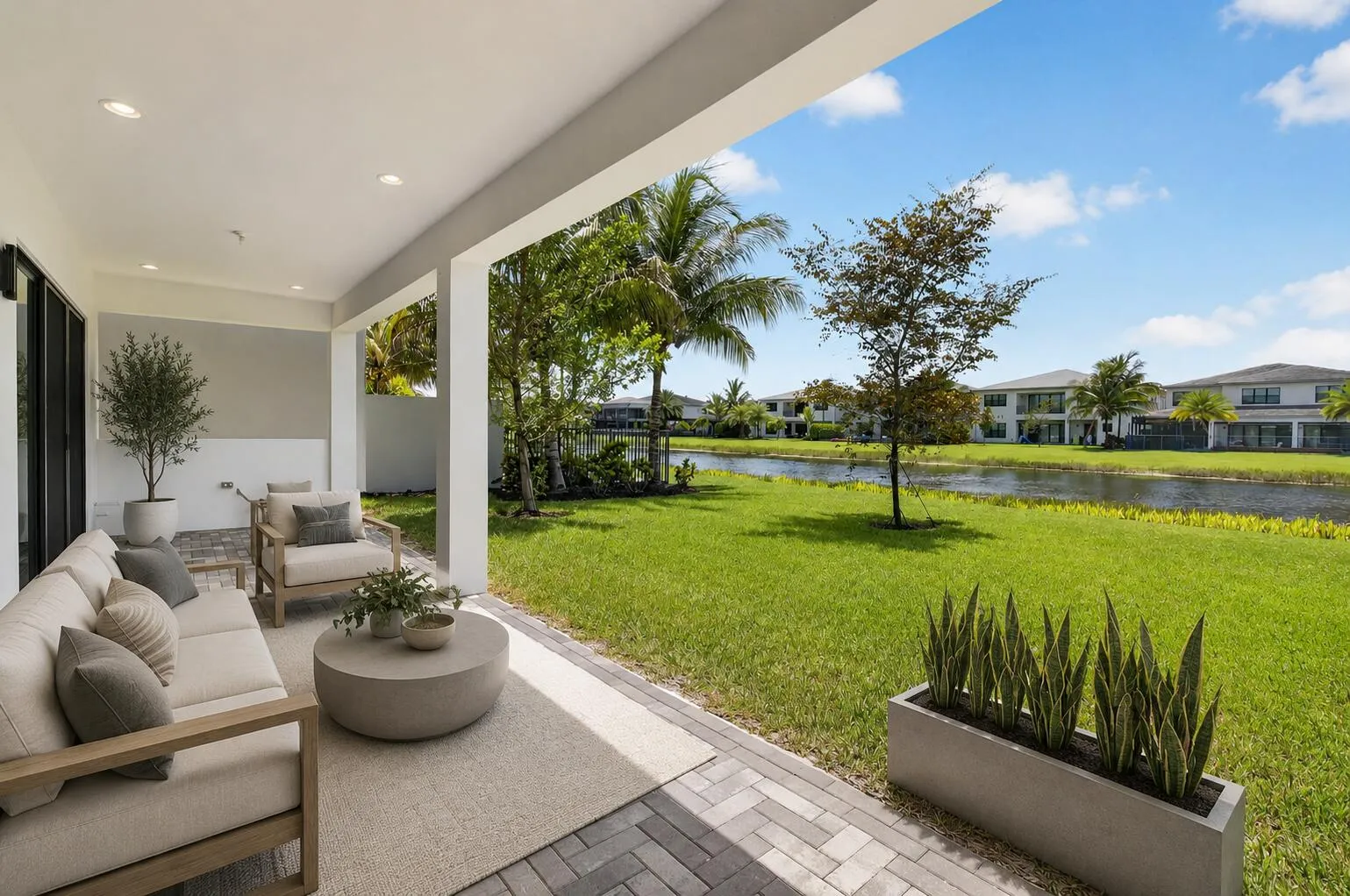 17089 Rainbow Falls Trl Outdoors Staged