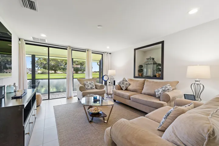 013-261OldMeadowWay-PalmBeachGardens-SMA