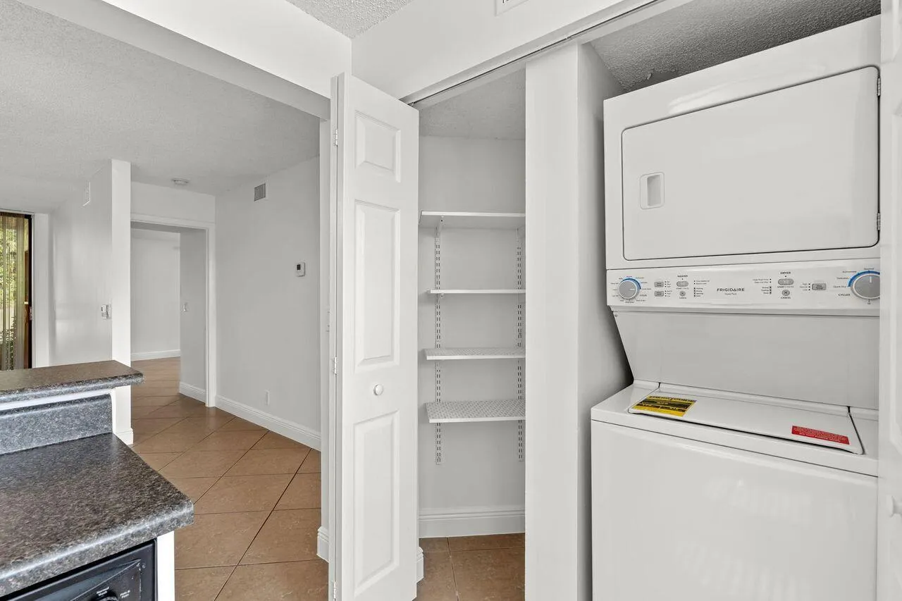Pantry - Laundry