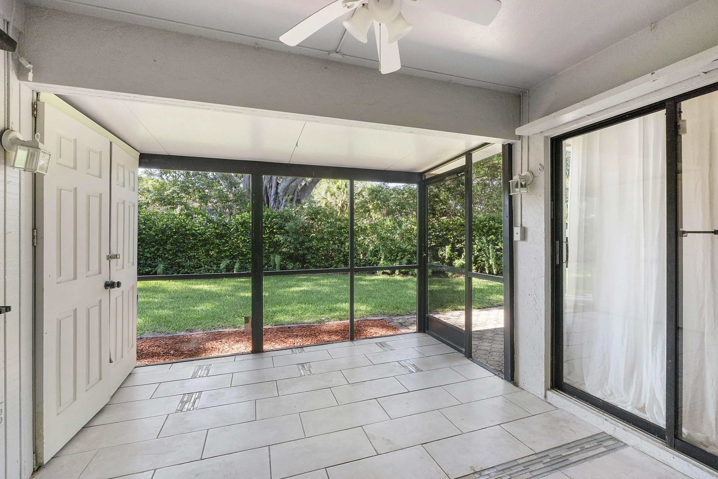 4149 Palm Forest Dr S_027