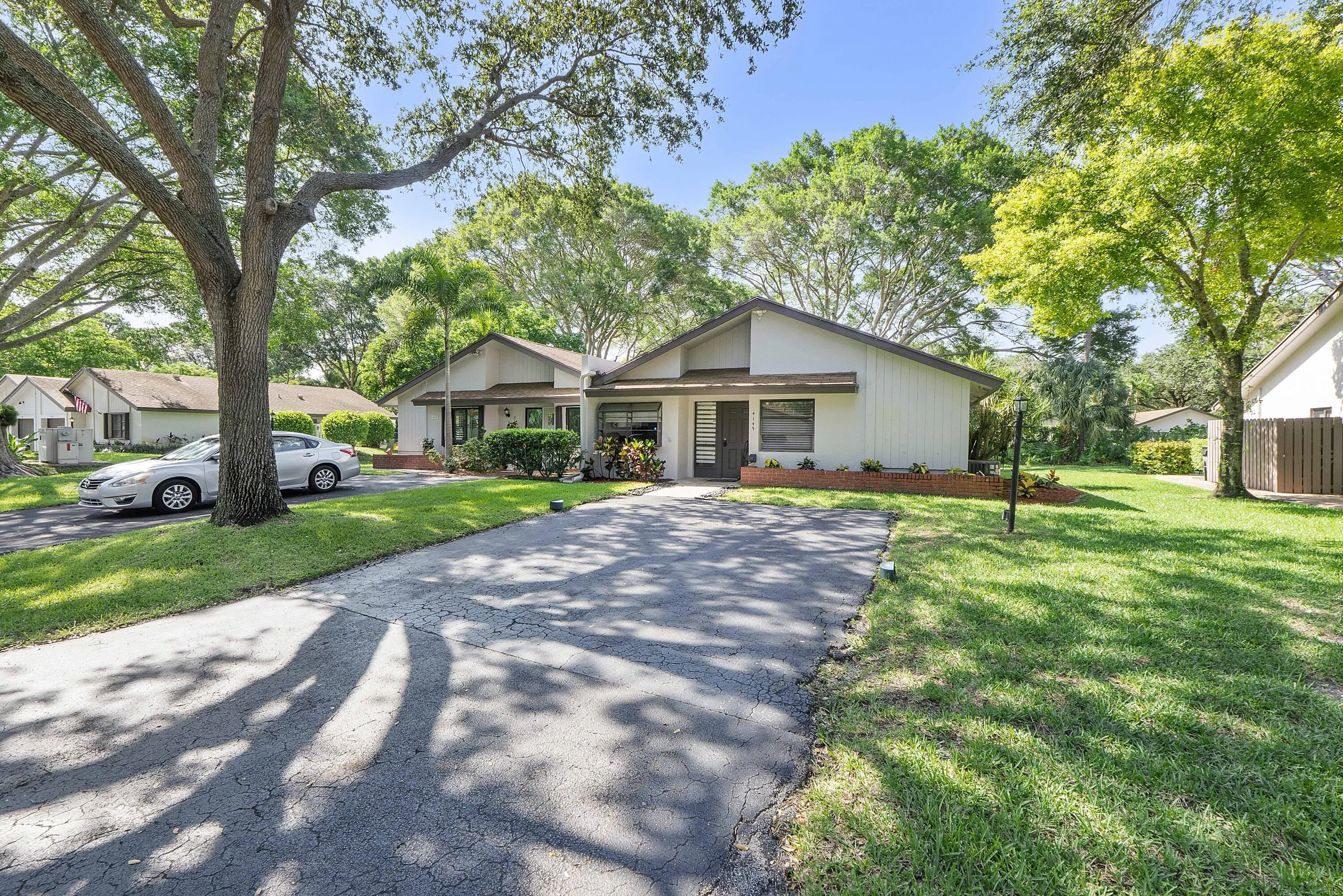 4149 Palm Forest Dr S_039
