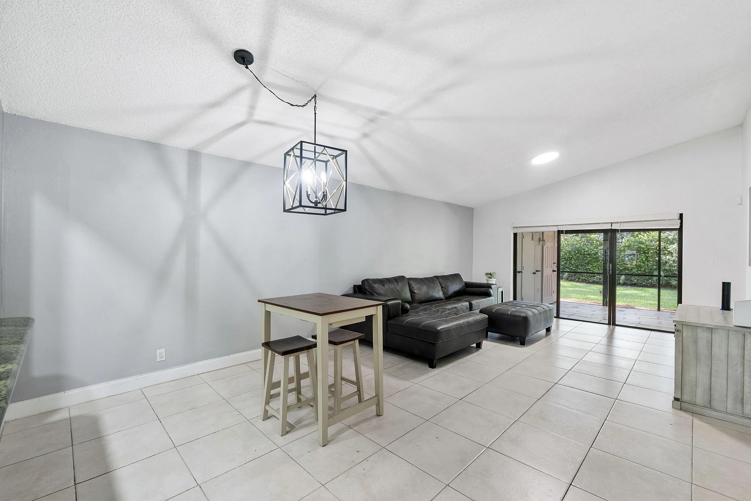 4149 Palm Forest Dr S_007
