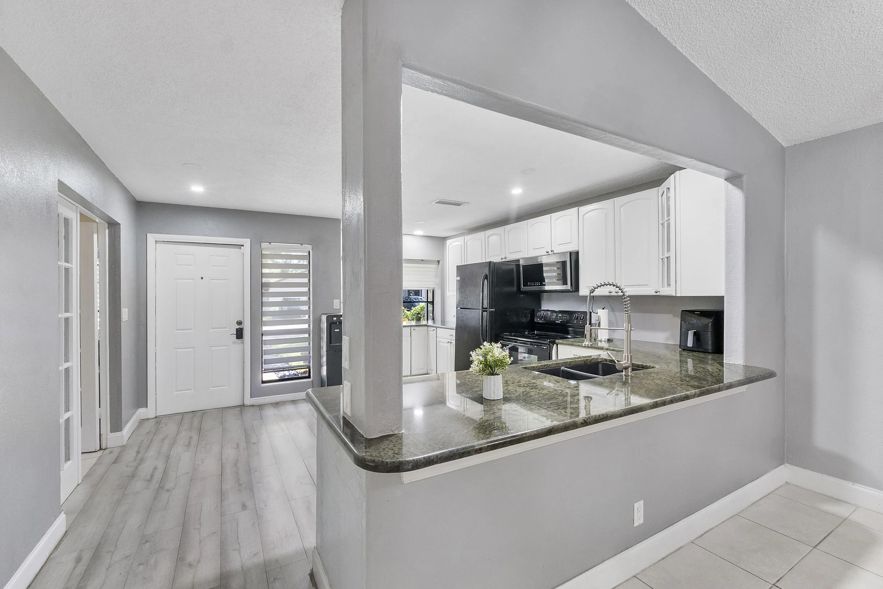 4149 Palm Forest Dr S_004