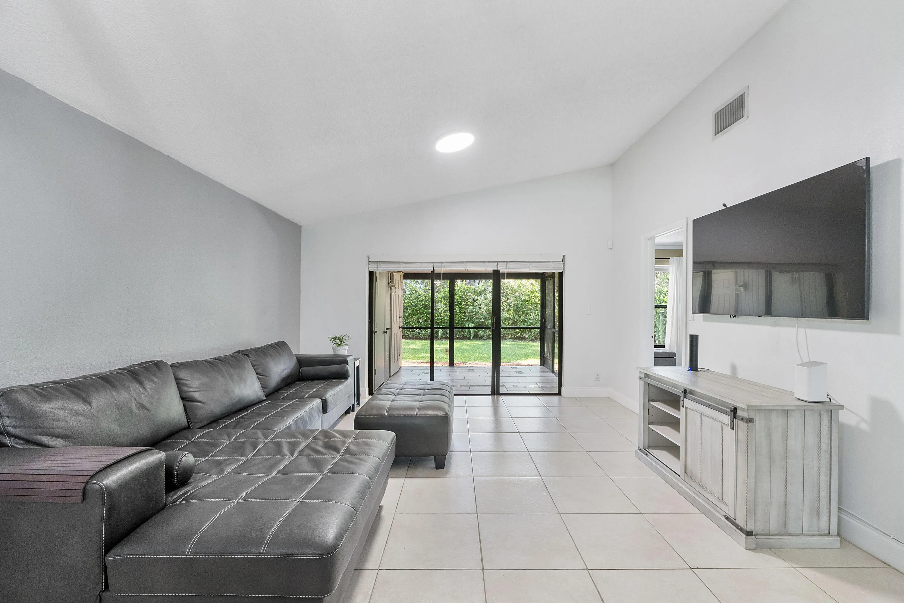 4149 Palm Forest Dr S_011