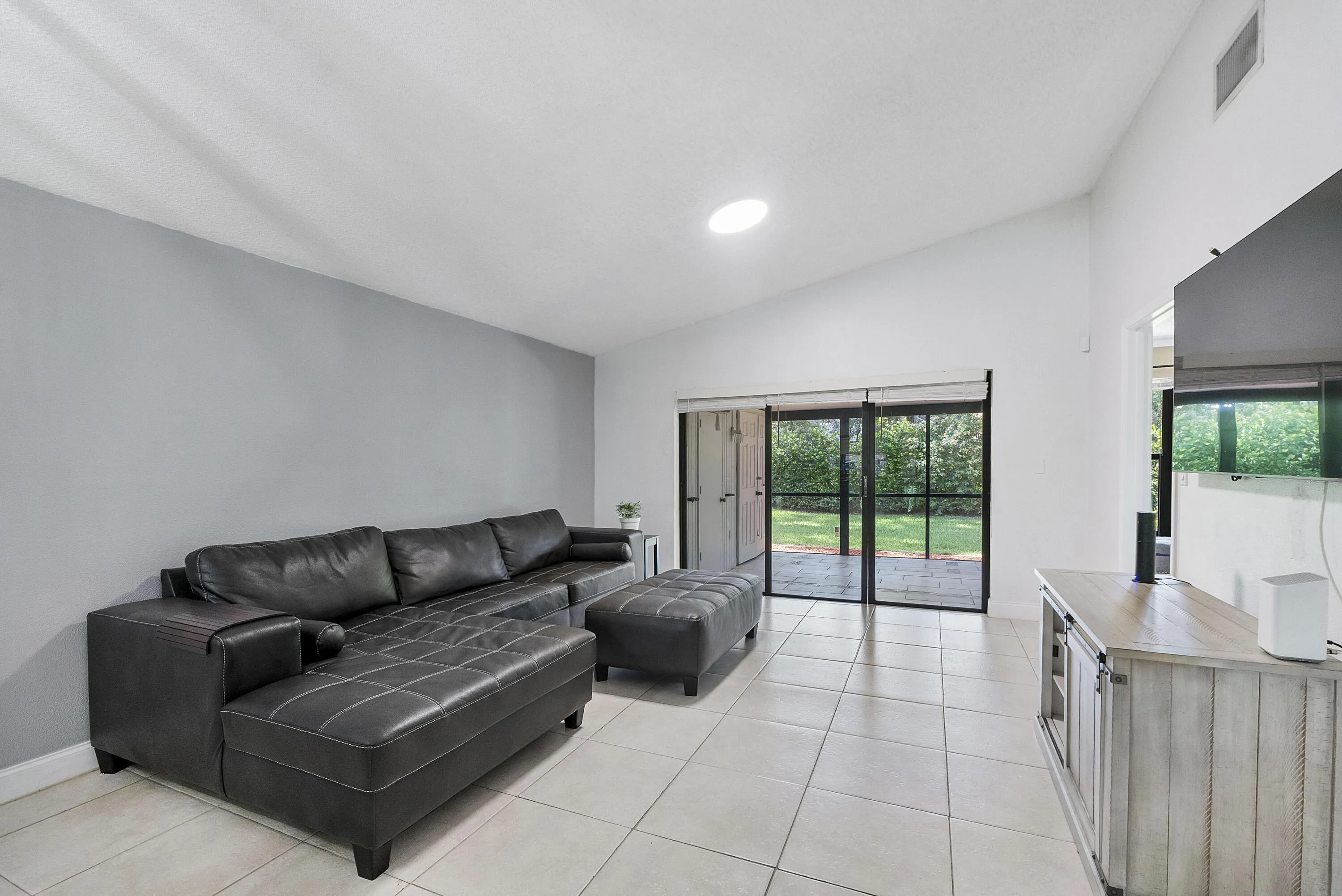 4149 Palm Forest Dr S_010