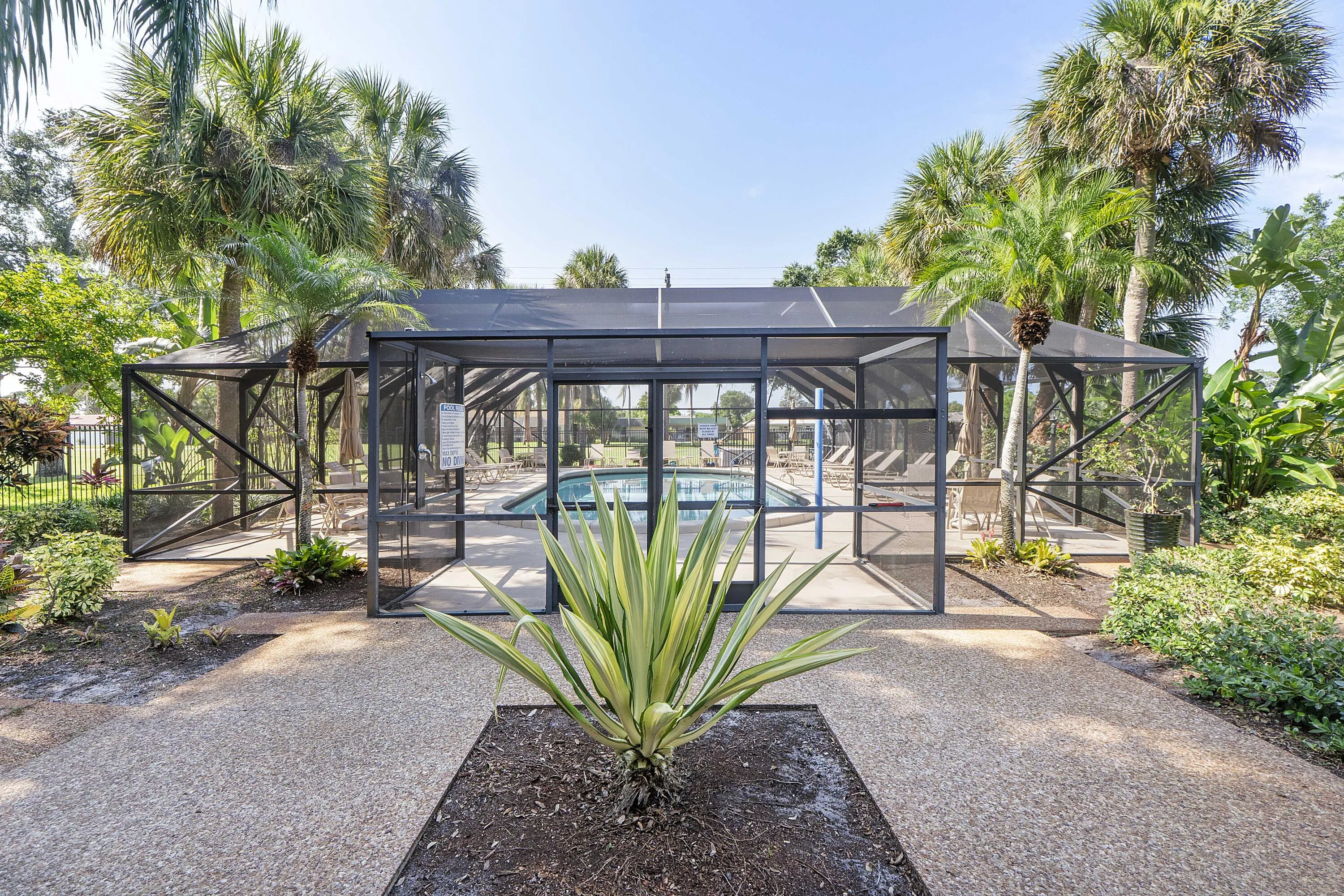 4149 Palm Forest Dr S_041