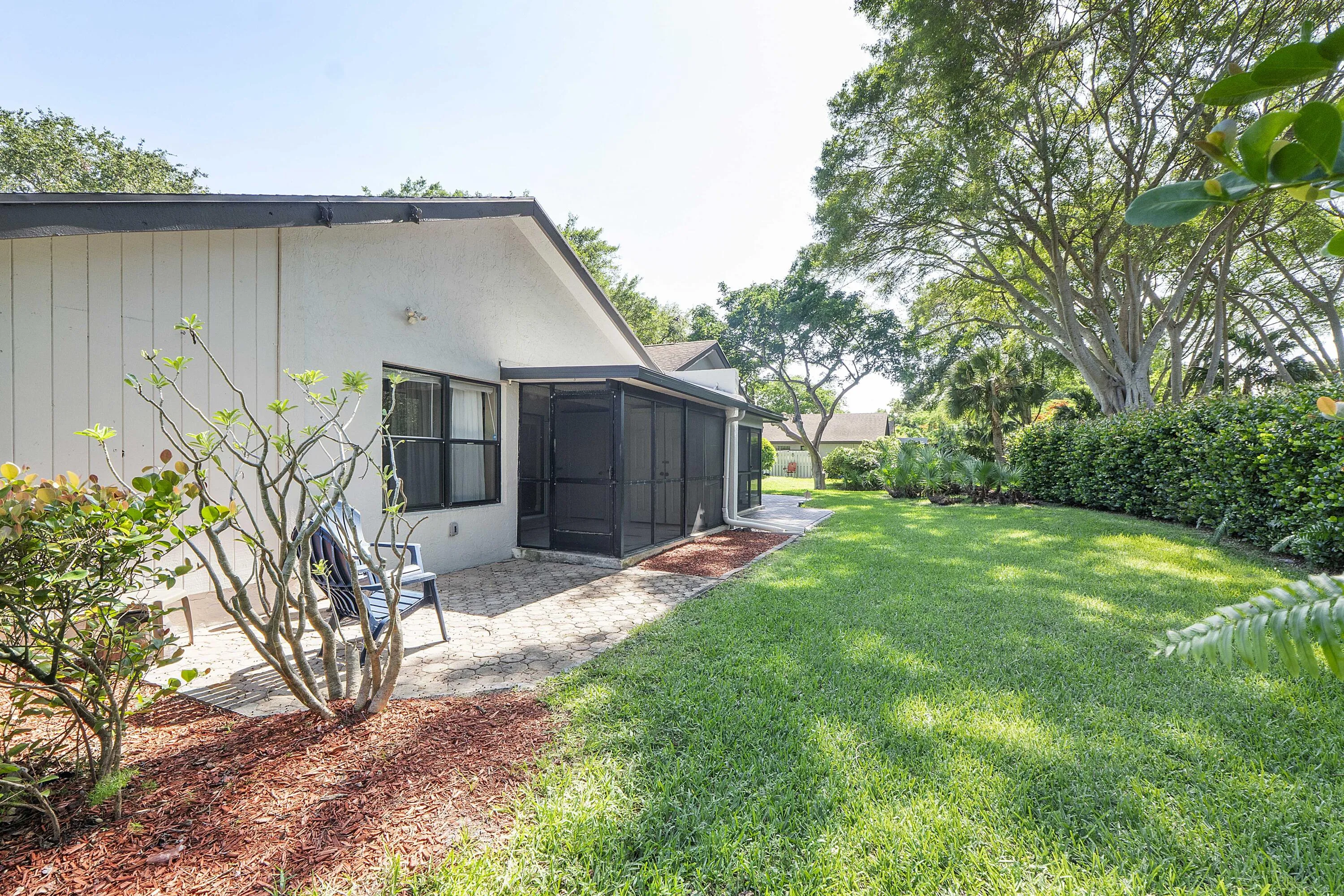4149 Palm Forest Dr S_032