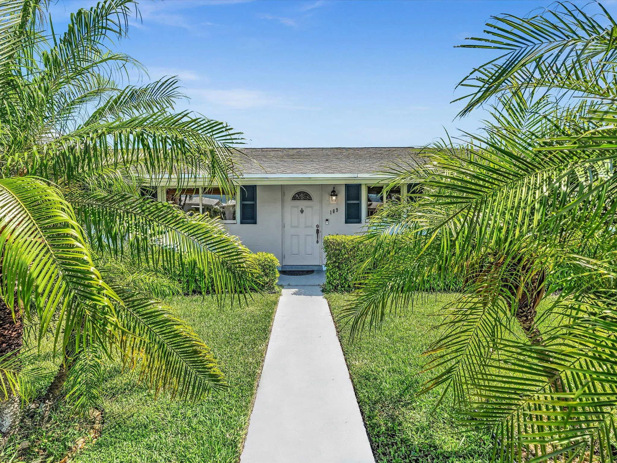 Palm Beach Lakes Villa