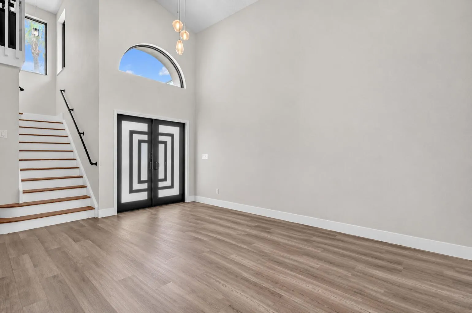 Foyer/Living Room