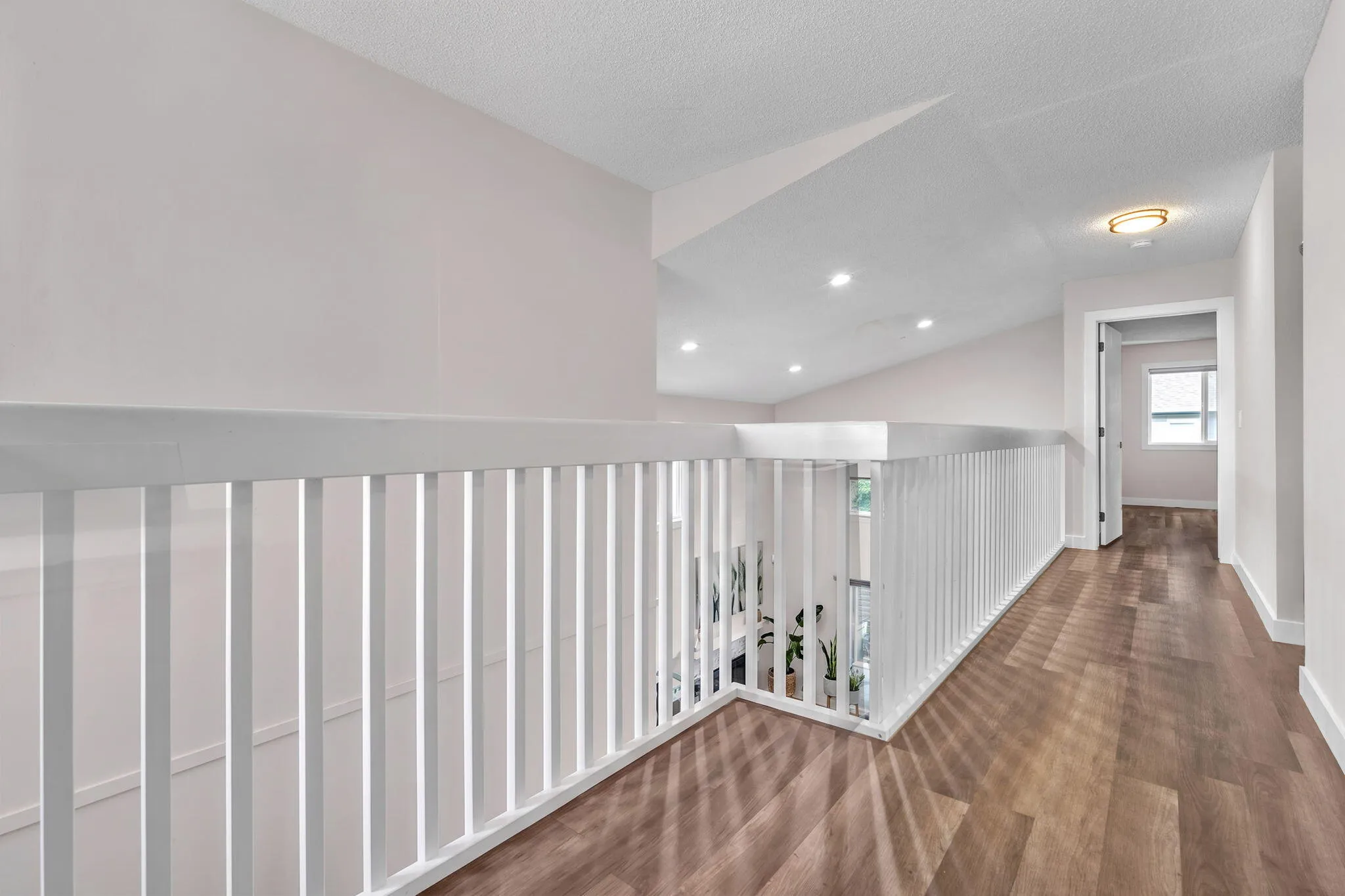 Upstairs Den/Hall