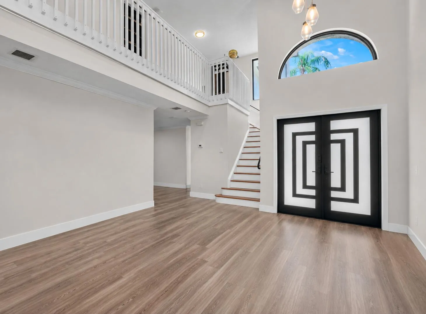 Foyer/Living Room