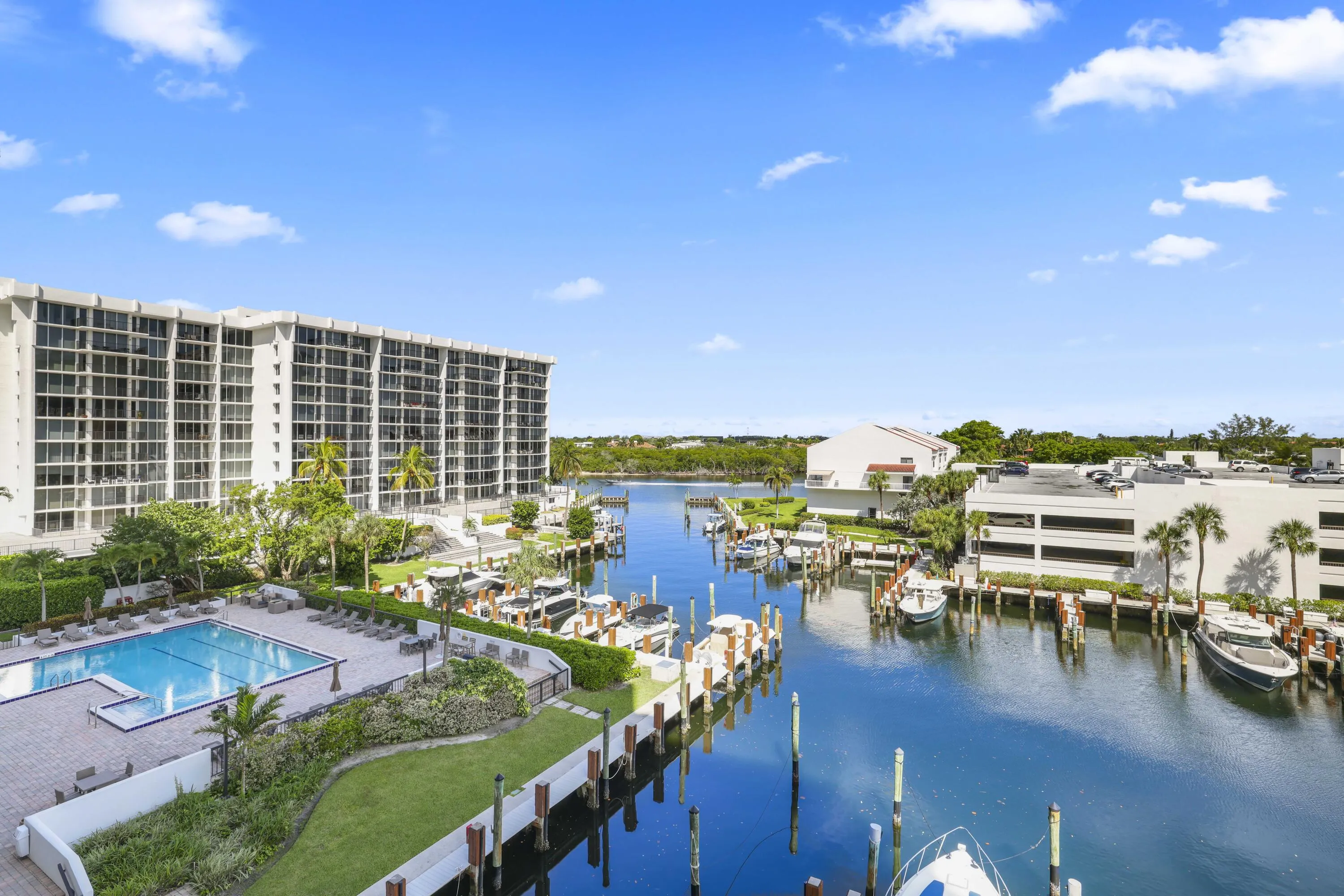 Marina / Intracoastal view