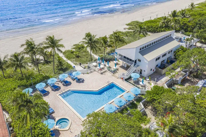 (BC) BEACH CLUB