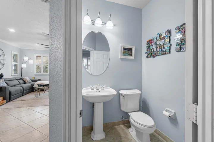 floor 2 half bath