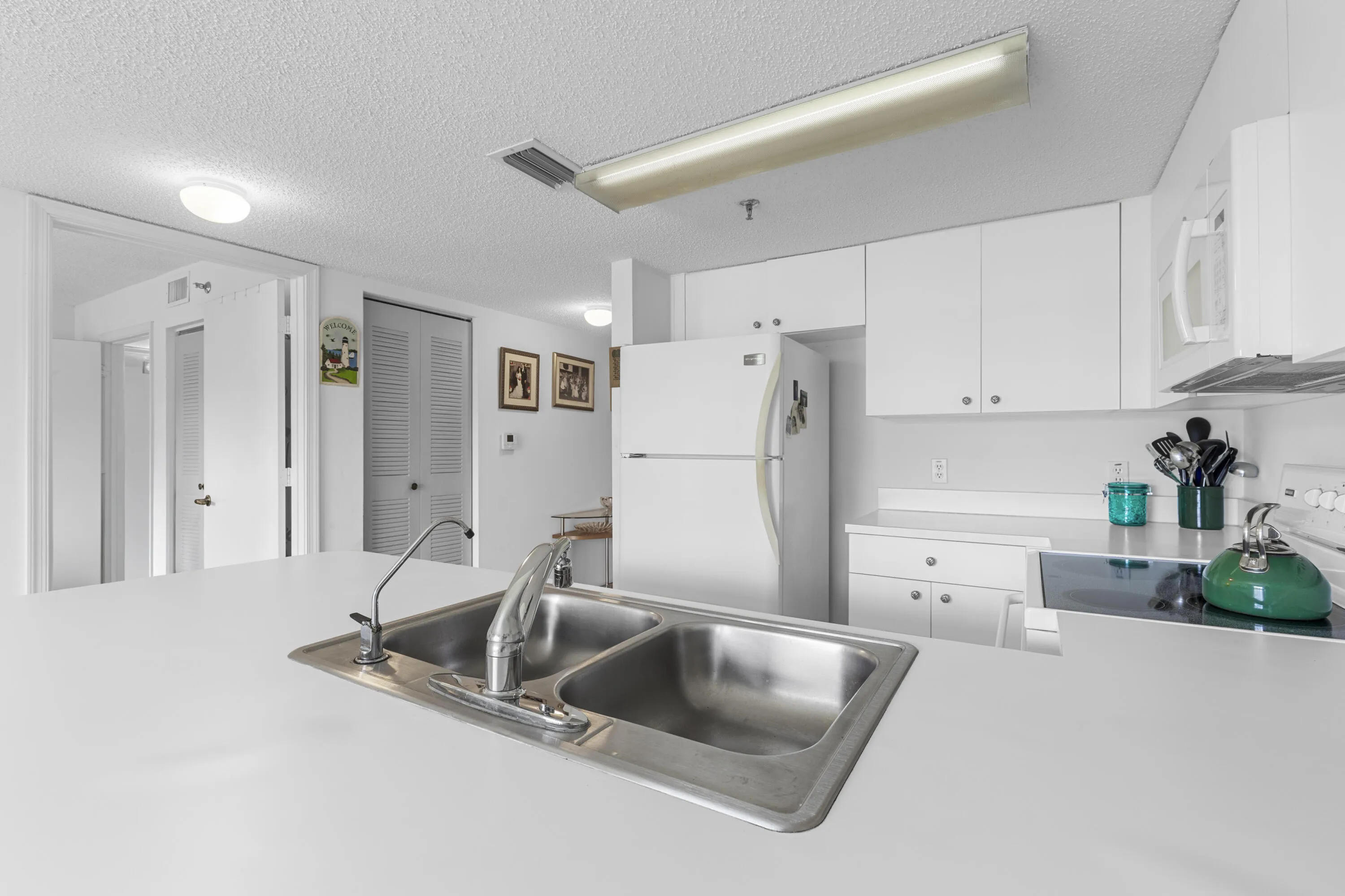 All white kitchen