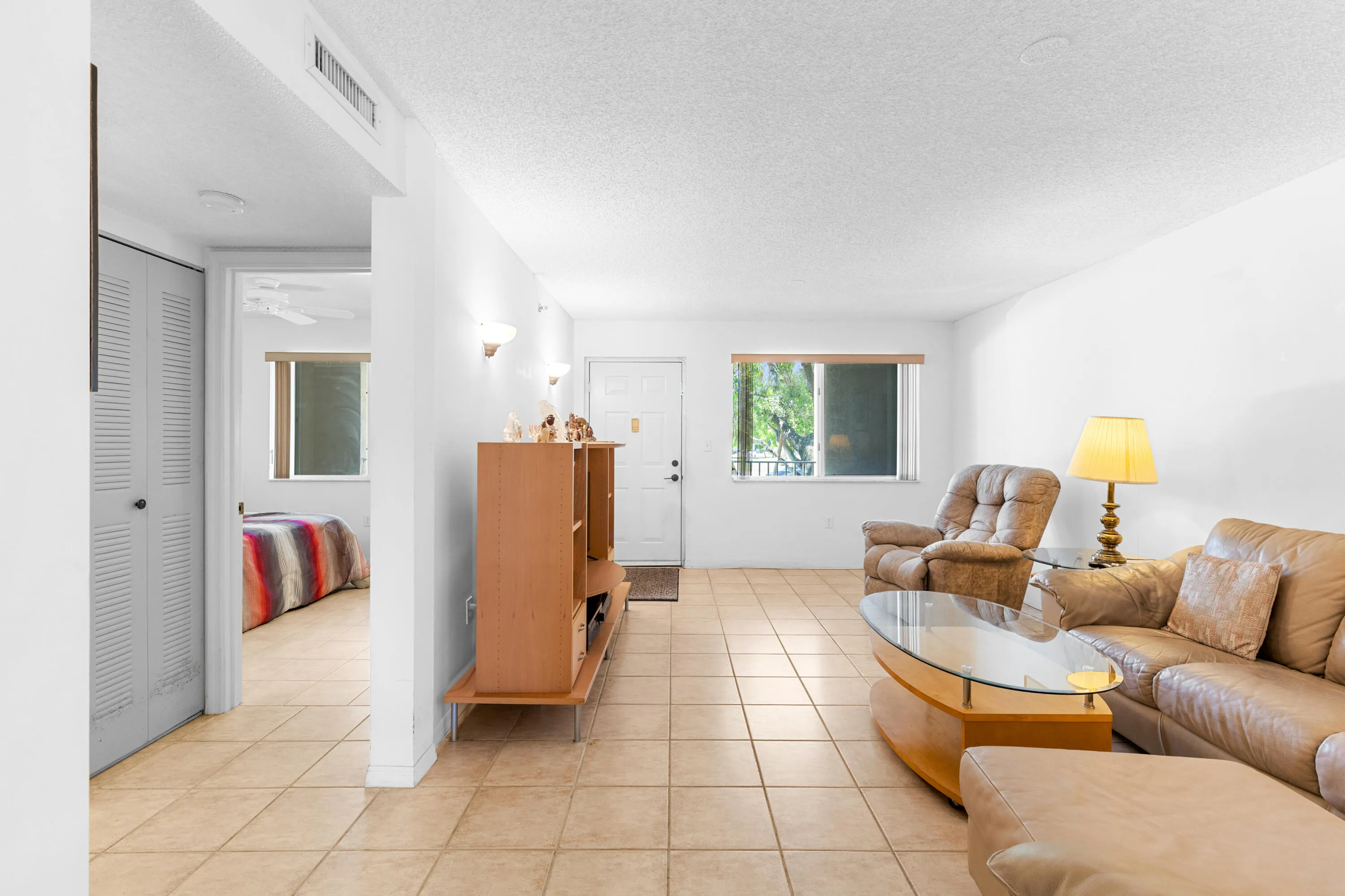 Living room - no carpet - all tile throughout