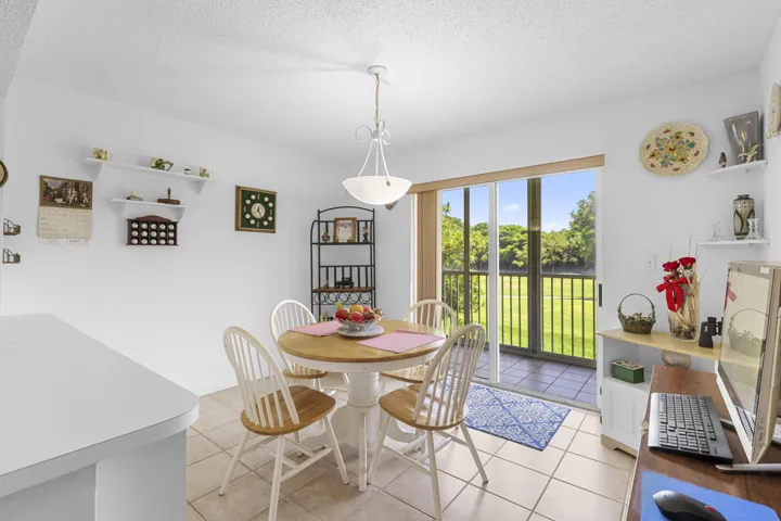 Kitchen eat-in area (or nook for office)