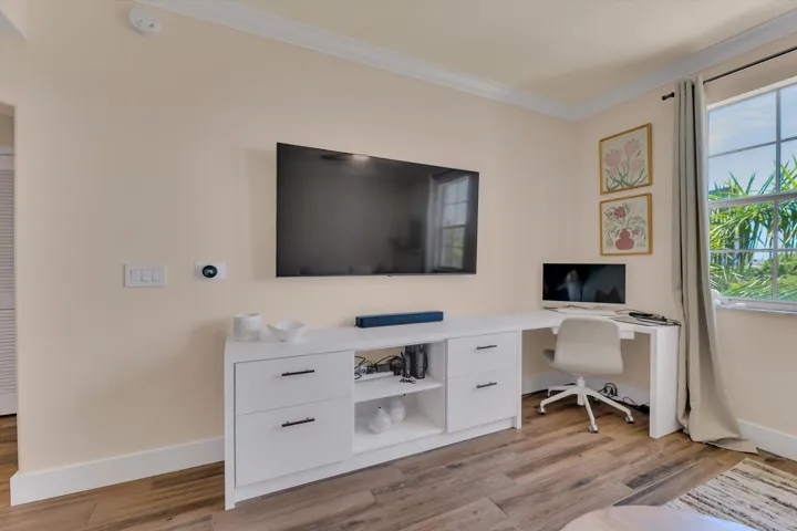 17-533 NE 3rd Ave unit 512-17
