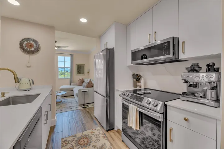 22-533 NE 3rd Ave unit 512-22