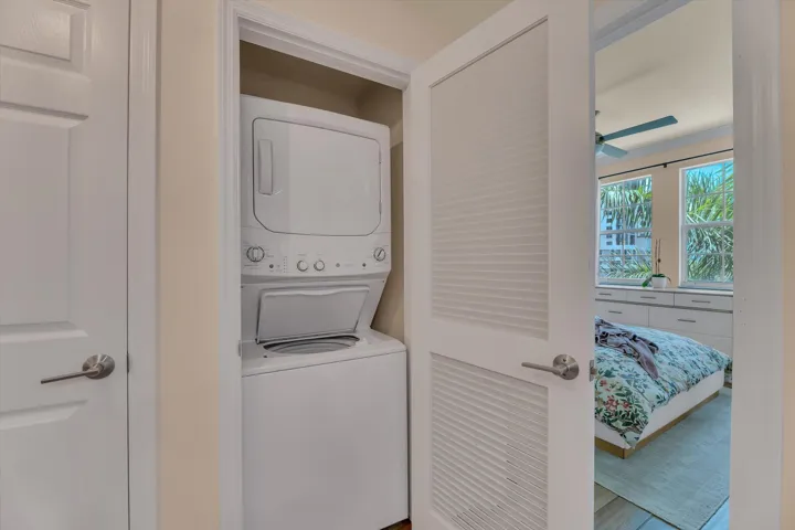 27-533 NE 3rd Ave unit 512-27