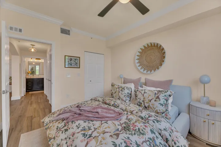 32-533 NE 3rd Ave unit 512-32