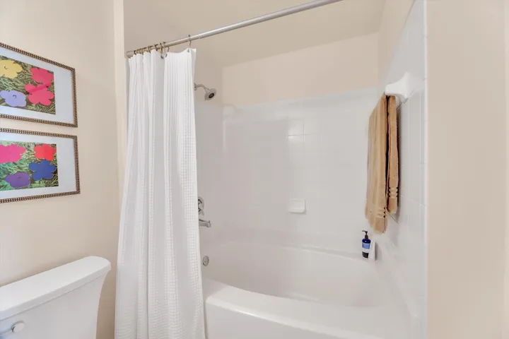 33-533 NE 3rd Ave unit 512-33
