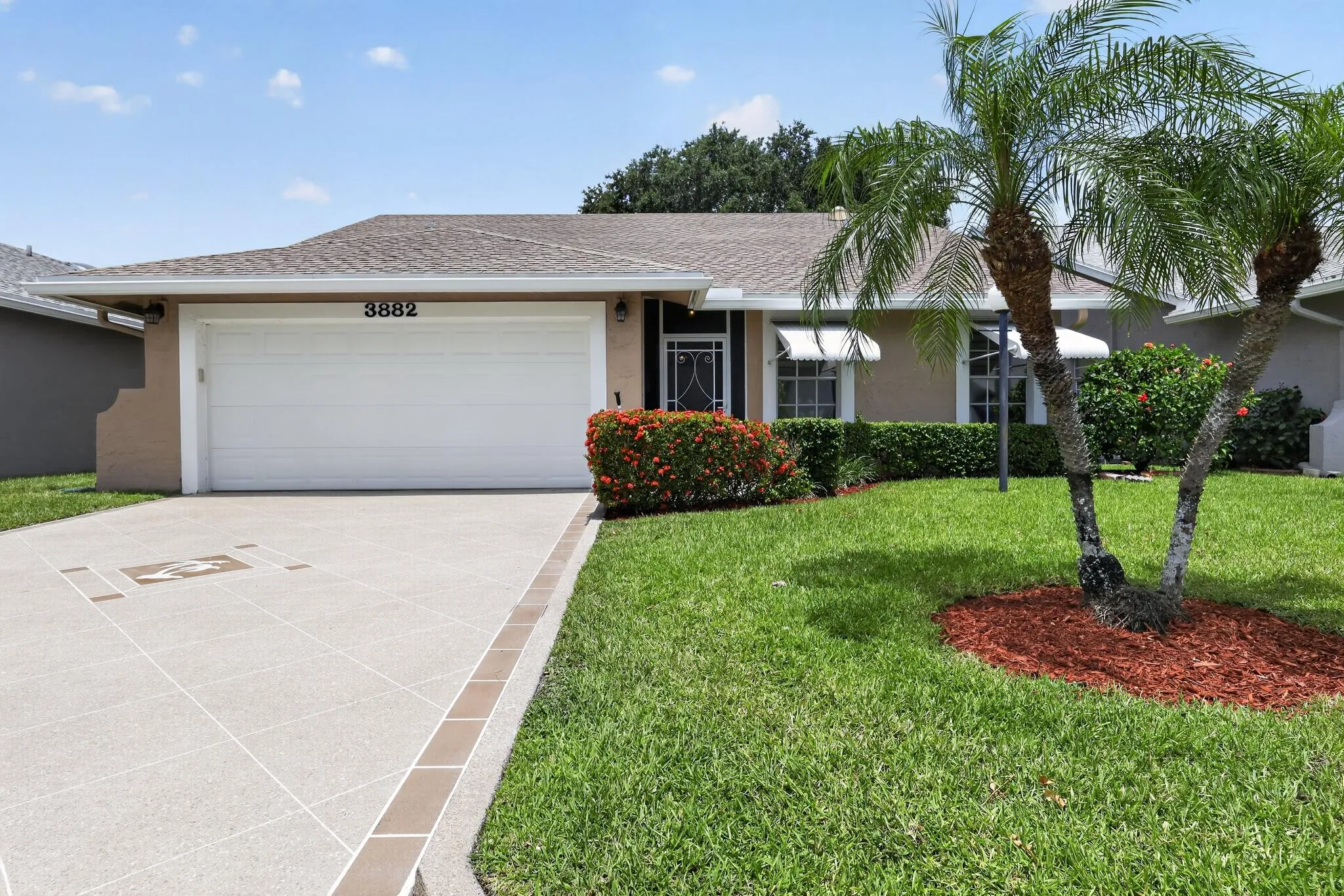 06_3882_Dafilee_Cir-Exterior-0112