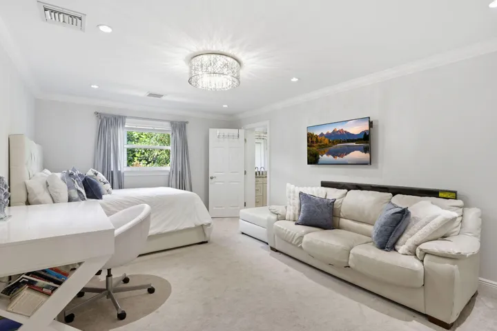 Bedroom 4 ensuite