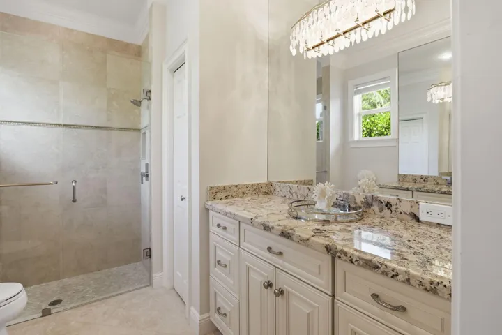 Bedroom 4 ensuite