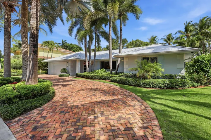 Semi-circular driveway