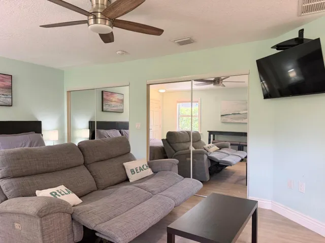 Electric reclining sofa