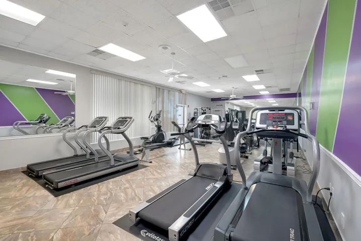 Clubhouse in walking distance!
